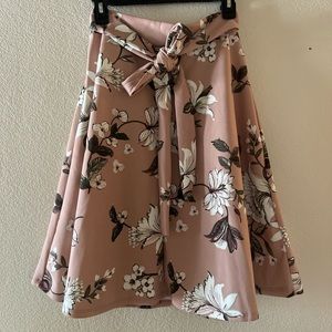 Floral blush color skirt with bow, size M never worn